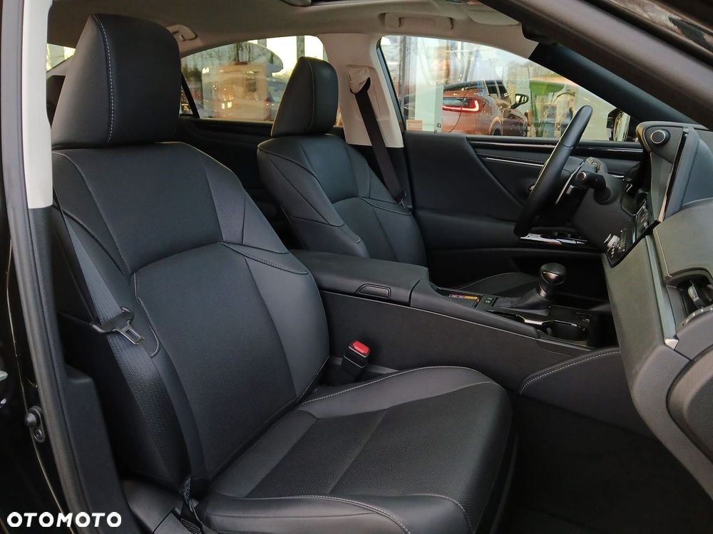 Lexus ES 300h Business Edition - 26