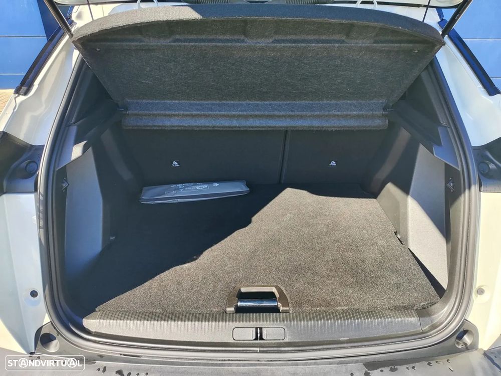 Peugeot e-2008 50 kWh GT - 33