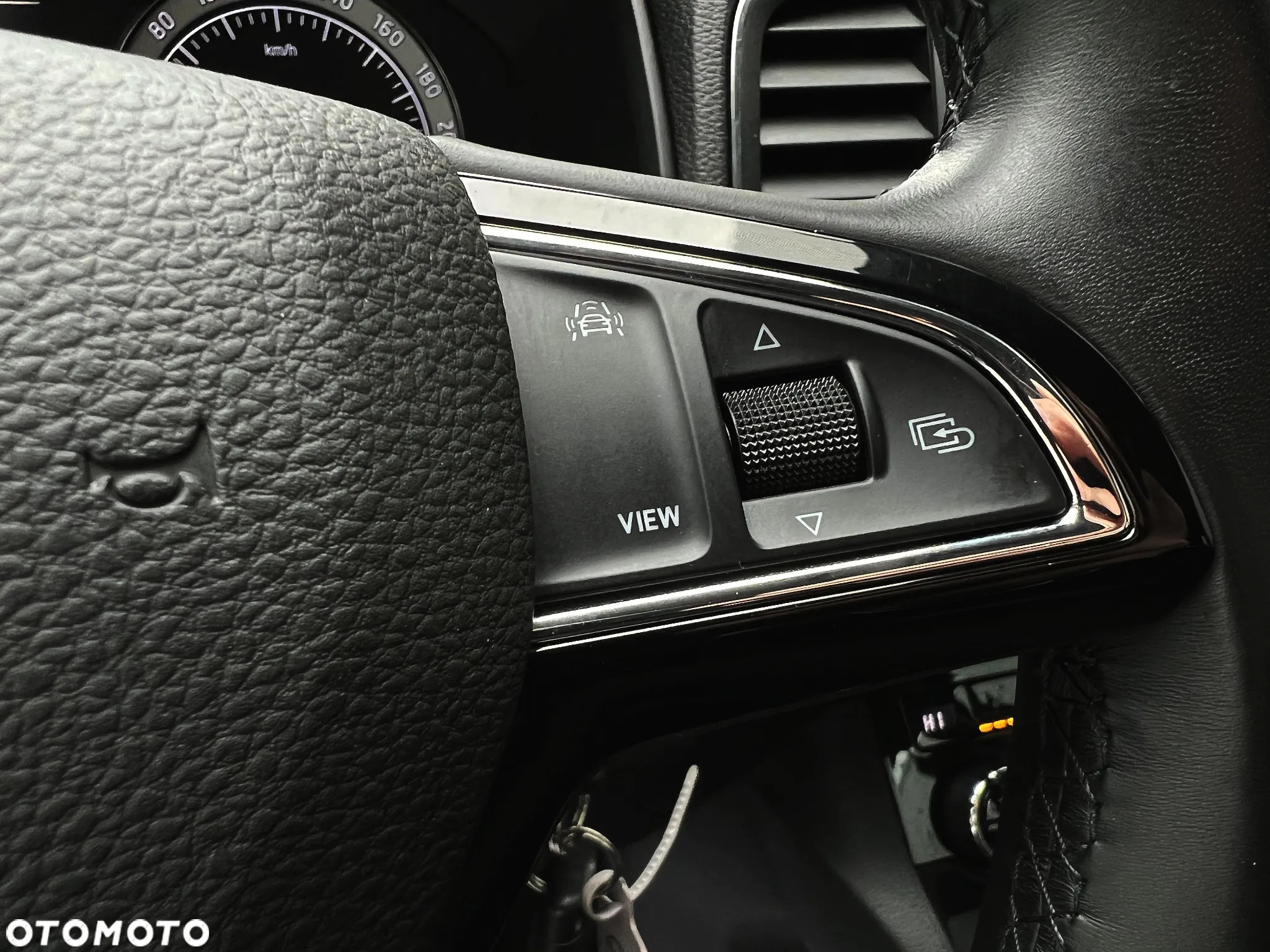 Skoda Karoq 1.6 TDI SCR DSG Ambition - 27