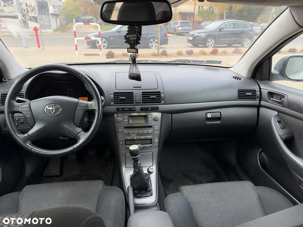 Toyota Avensis - 5