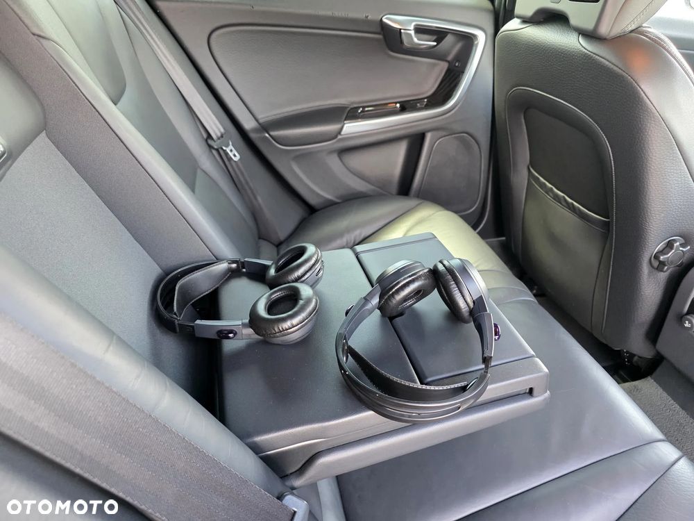Volvo V60 D6 Plug-In-Hybrid AWD Geartronic Summum - 14