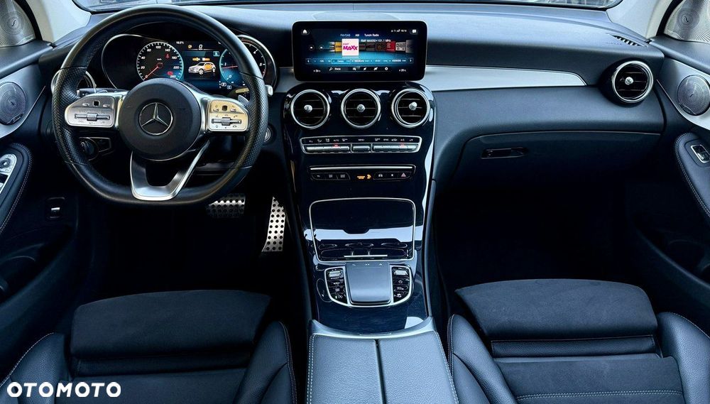 Mercedes-Benz GLC 300 d 4Matic 9G-TRONIC AMG Line - 11