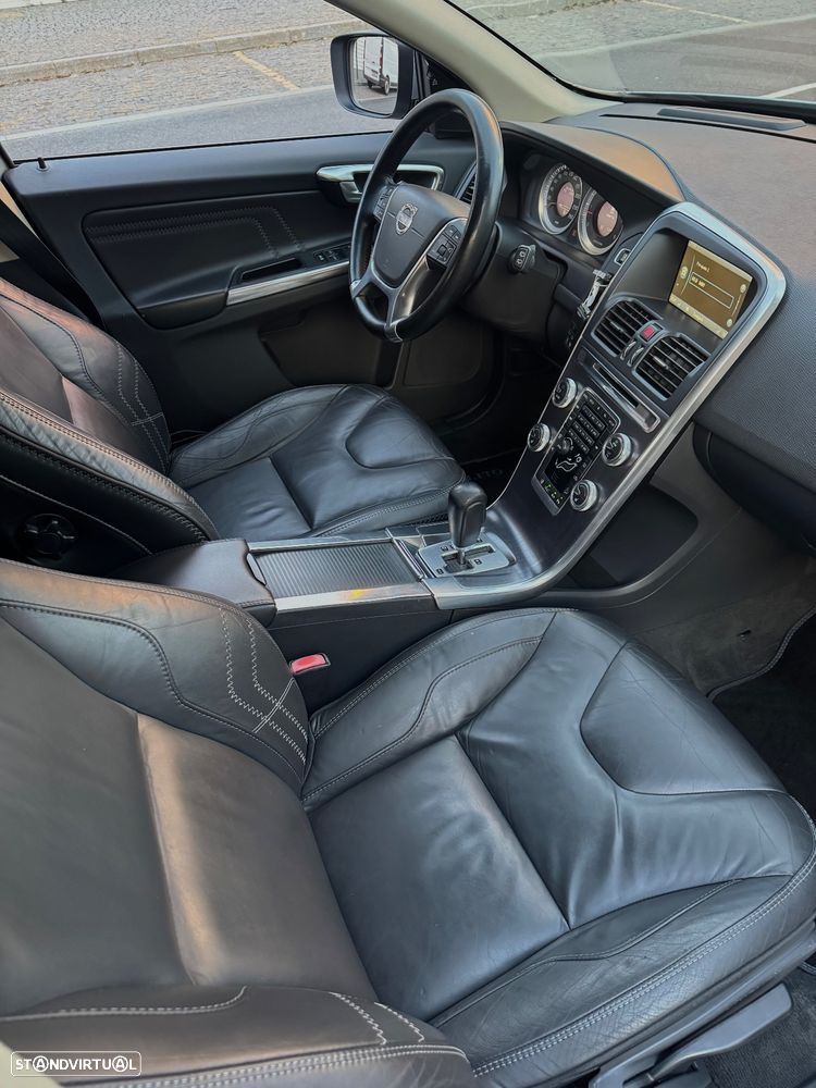 Volvo XC 60 2.4 D5 VOR Ocean Race AWD Geartronic - 14