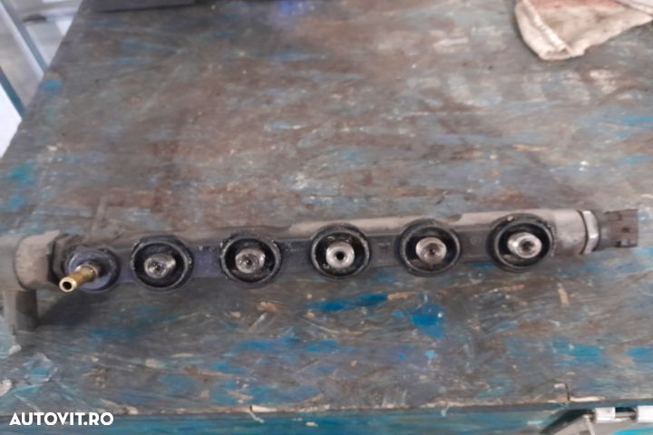 Rampa comuna injectoare stanga 0445214153 0445214153 Renault Trafic 2 - 4