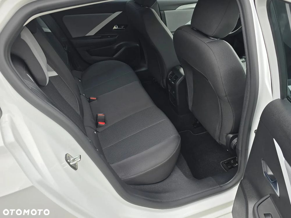 Opel Astra VI 1.6 T Plug-in Hybrid GSe - 11