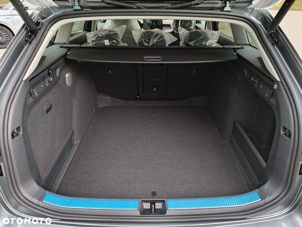 Skoda Superb 2.0 TDI SCR Drive DSG - 11