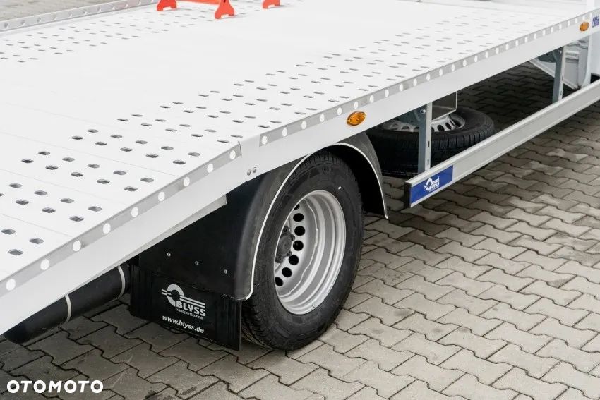 Mercedes-Benz Sprinter - 11