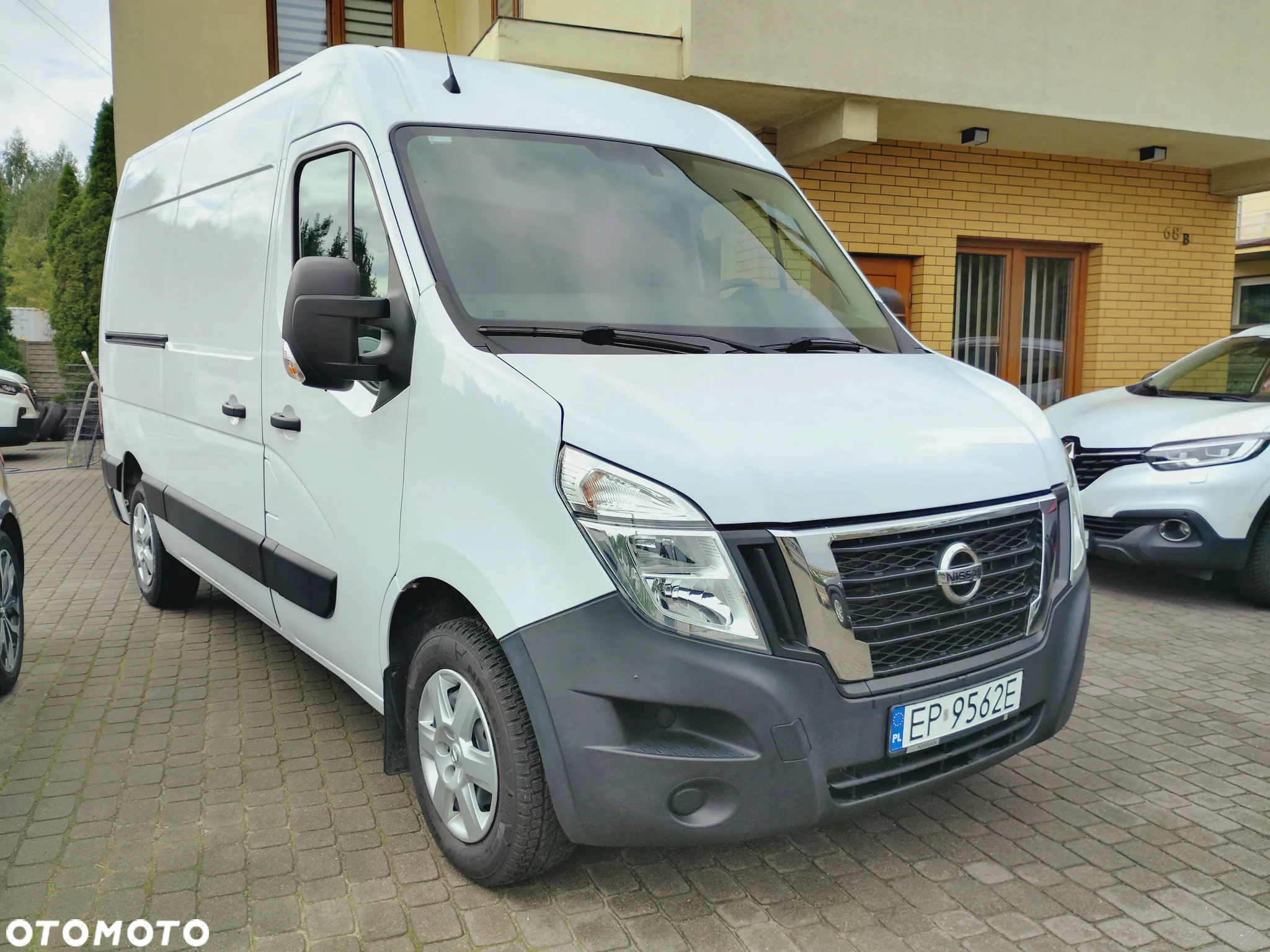 Nissan NV400 - 11