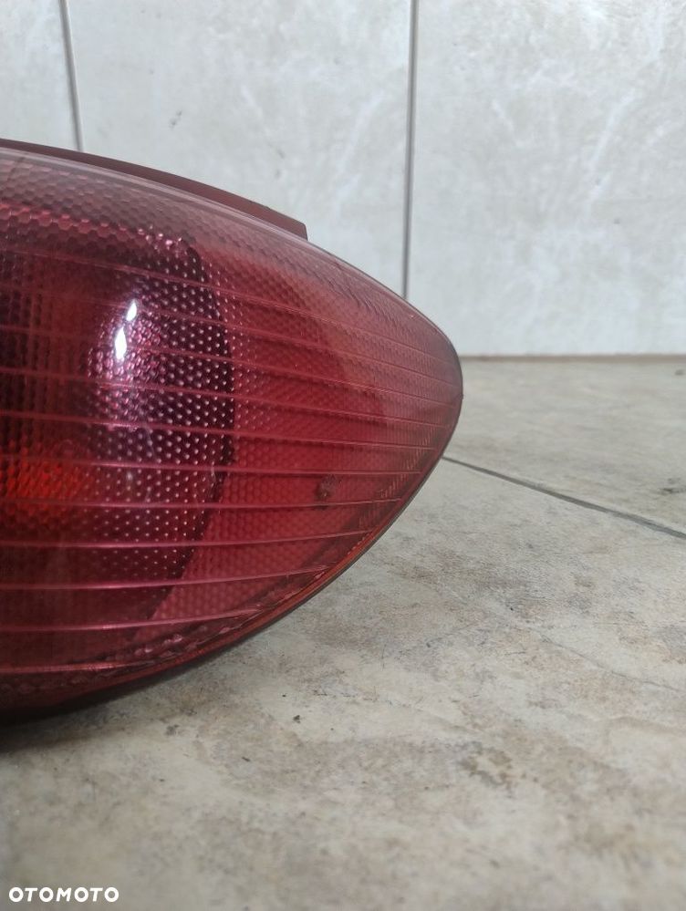 Mazda 2 DY 03-05r lampa tył prawa Europa wysyłka OLX oryginał - 4