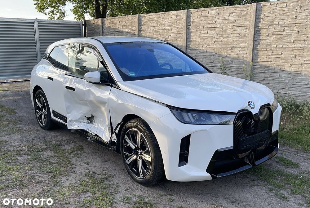 BMW iX xDrive45 - 4