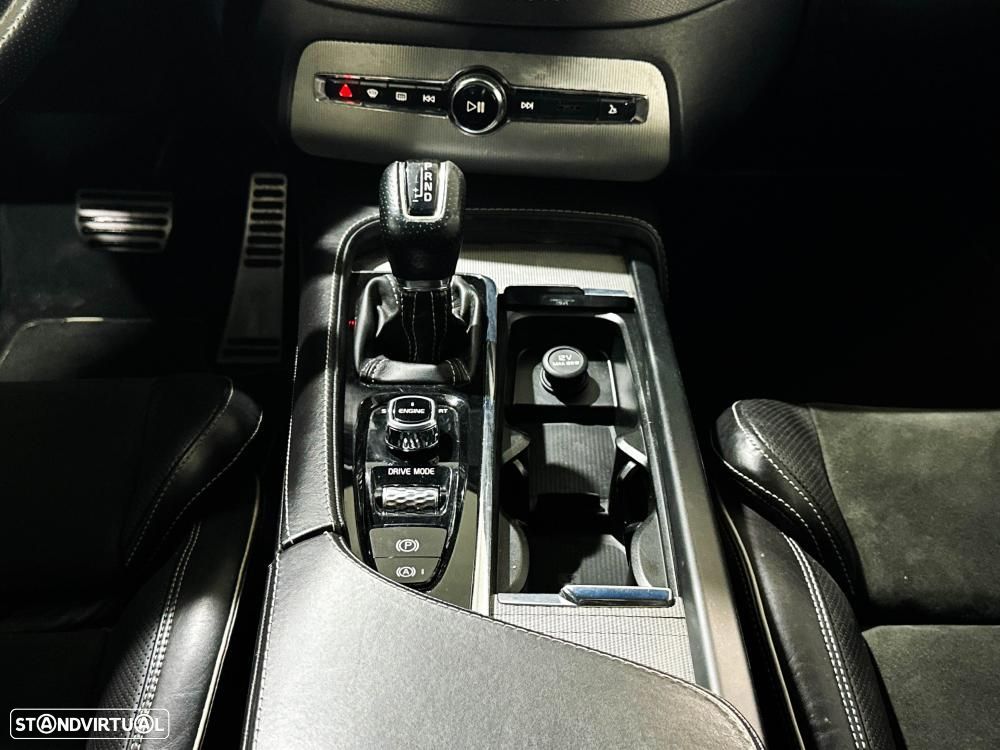 Volvo XC 90 2.0 D4 R-Design - 24