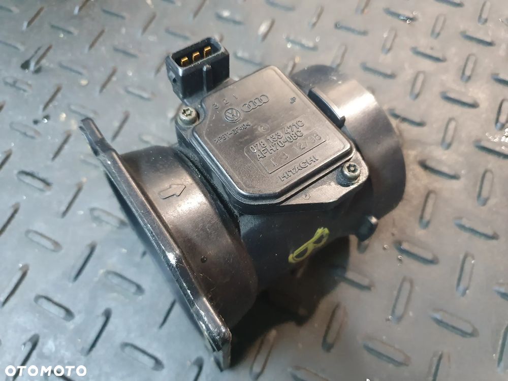 PRZEPŁYWOMIERZ 078133471C AUDI A4 B5 2.4 V6 165 KM VW PASSAT - 1
