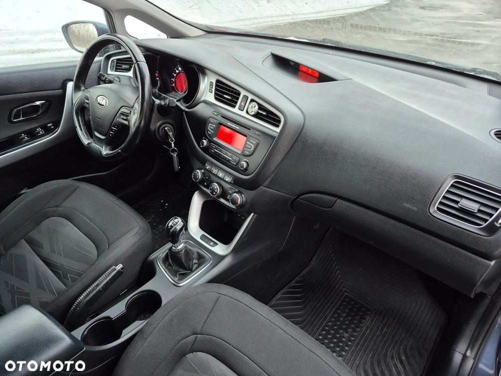 Kia Ceed 1.6 GDI Fifa World Cup Edition - 14