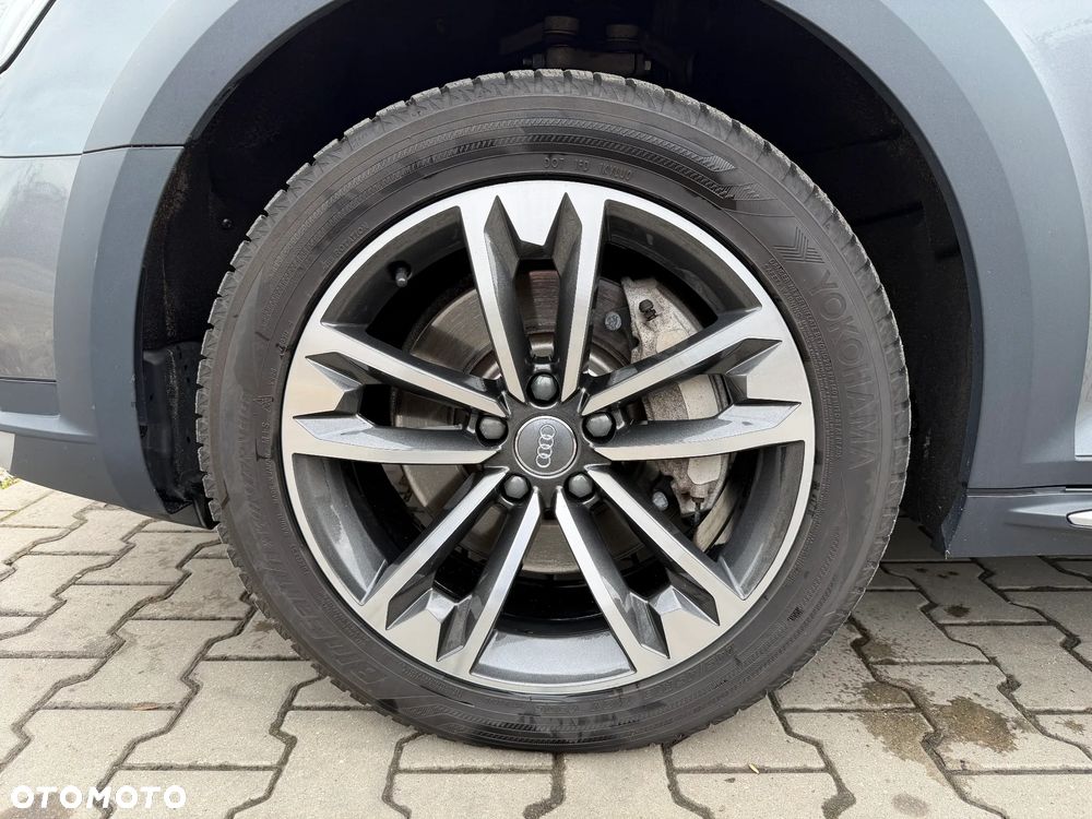 Audi A4 Allroad - 32