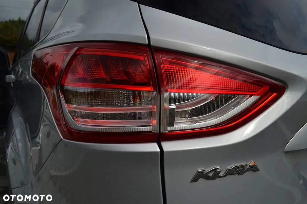 Ford Kuga 2.0 TDCi 2x4 Titanium - 32