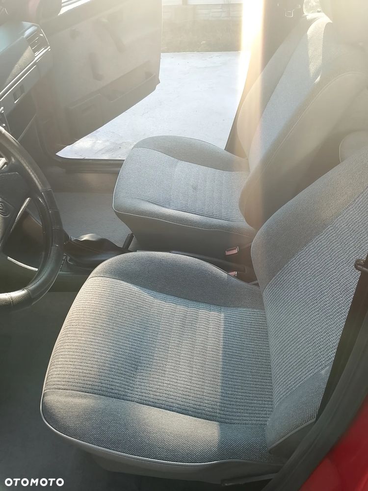 Volkswagen Golf - 6