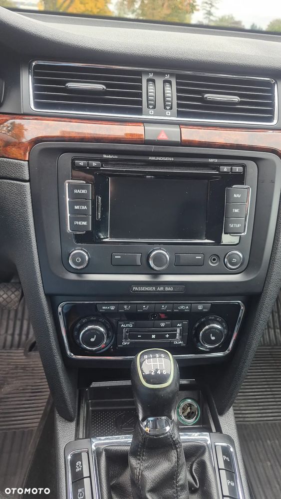 Skoda Superb 2.0 TDI Elegance - 17