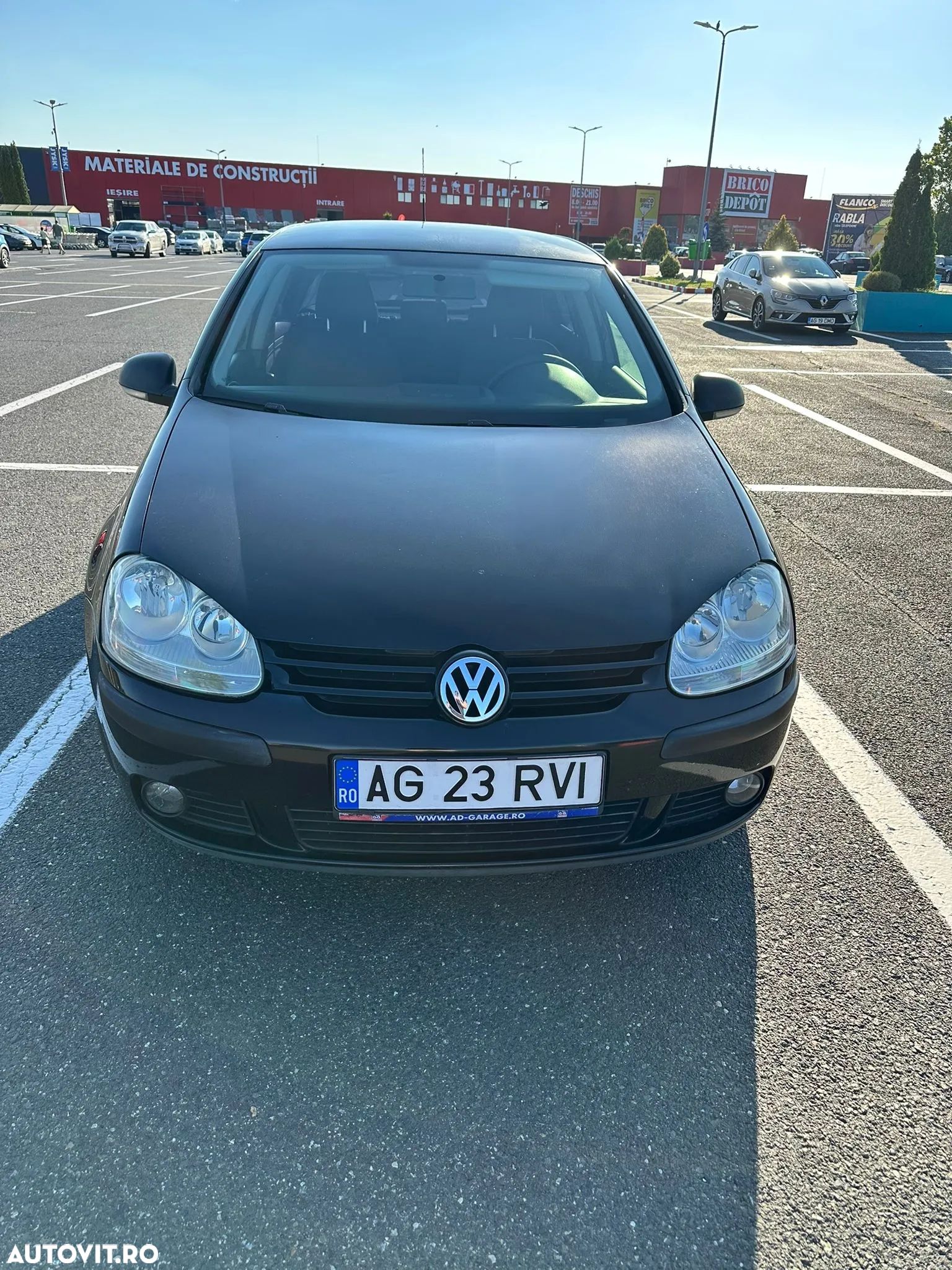 Volkswagen Golf - 1
