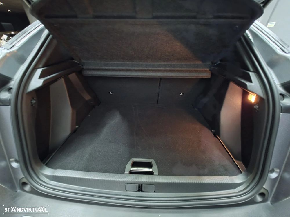 Peugeot e-2008 50 kWh GT Line - 42