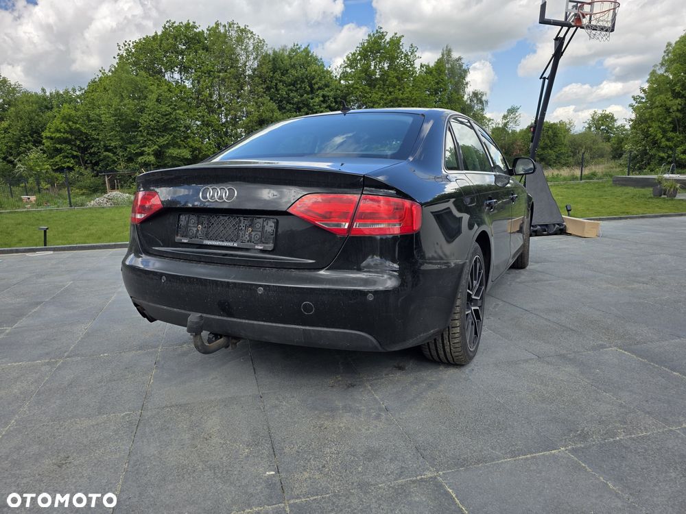Audi A4 Limousine - 8