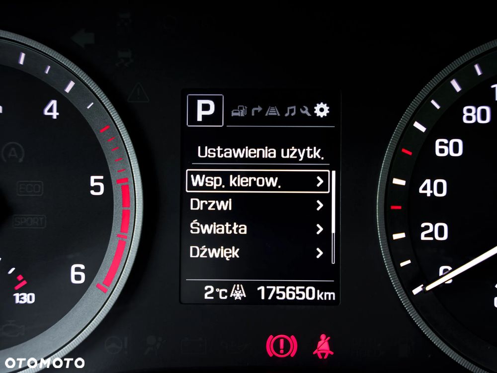 Hyundai Tucson blue 1.7 CRDi 2WD DCT Premium - 33