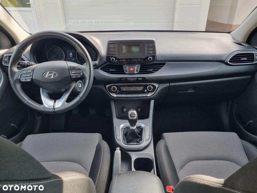 Hyundai i30 1.5 DPI Classic + - 15