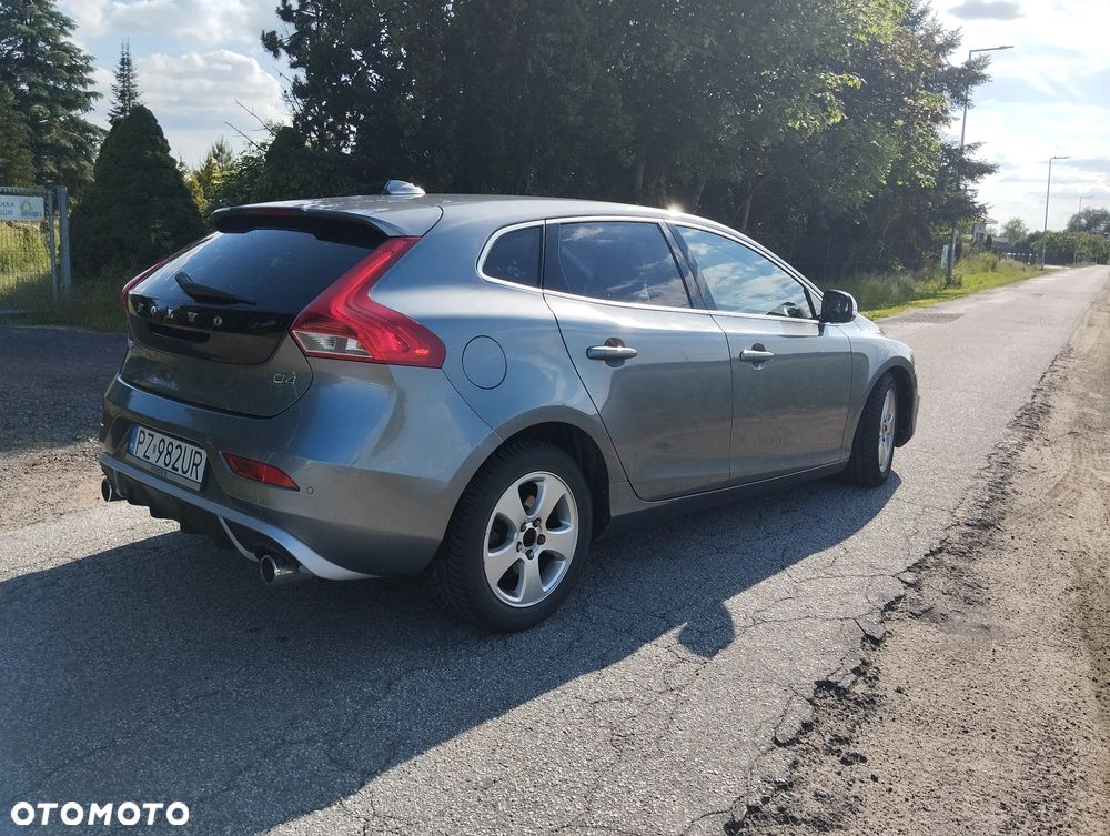 Volvo V40 D4 Drive-E R-Design Kinetic - 3