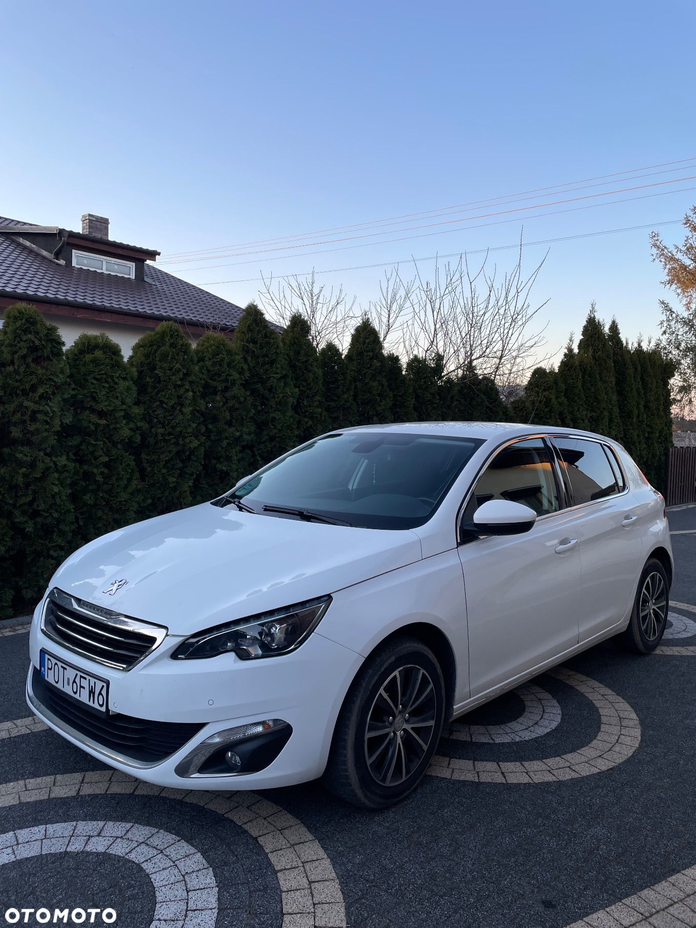 Peugeot 308 1.2 PureTech Allure S&S - 2