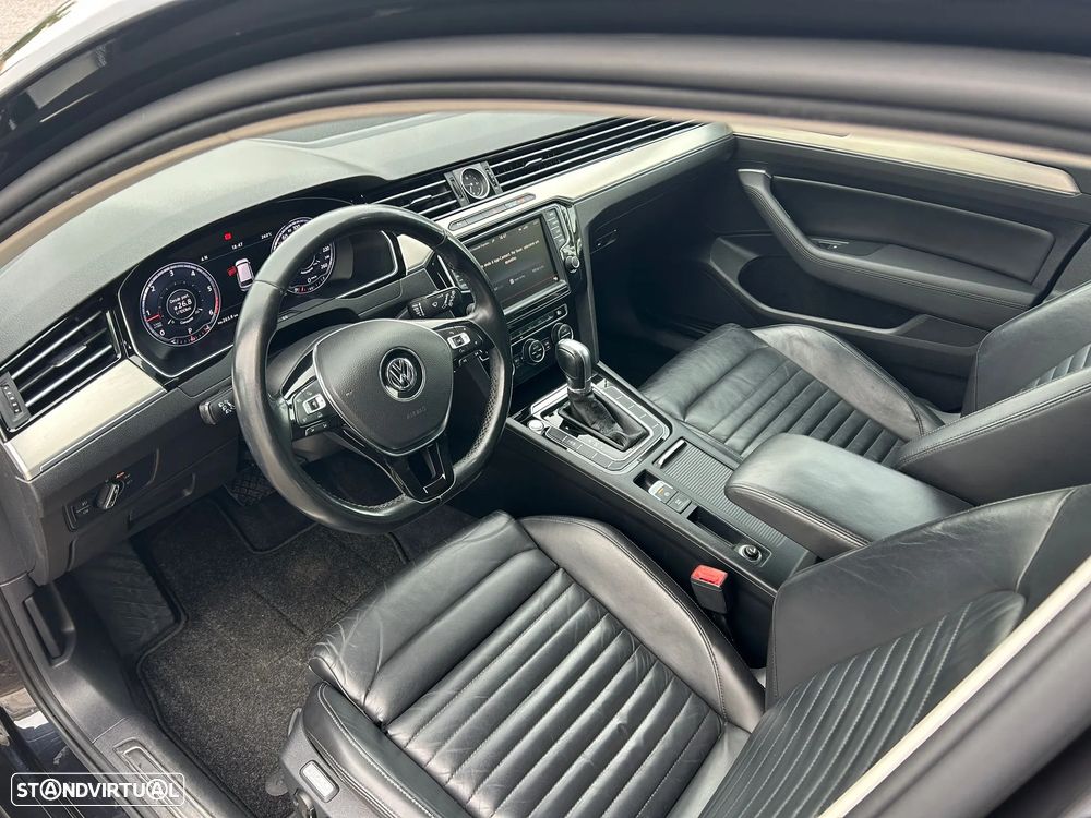 VW Passat Variant 1.6 TDI Highline DSG - 18