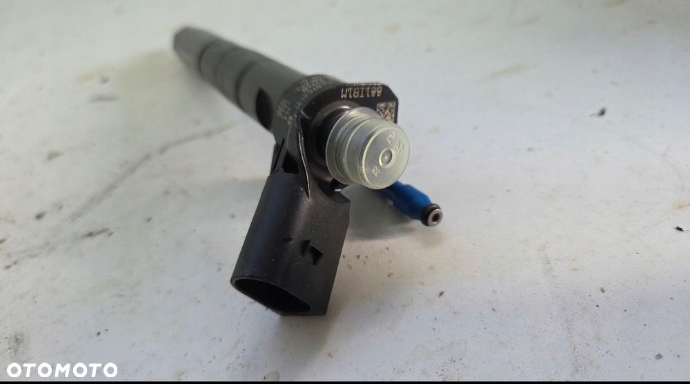 Wtryskiwacz 2.0 cdi Mercedes A6540700187 - 3