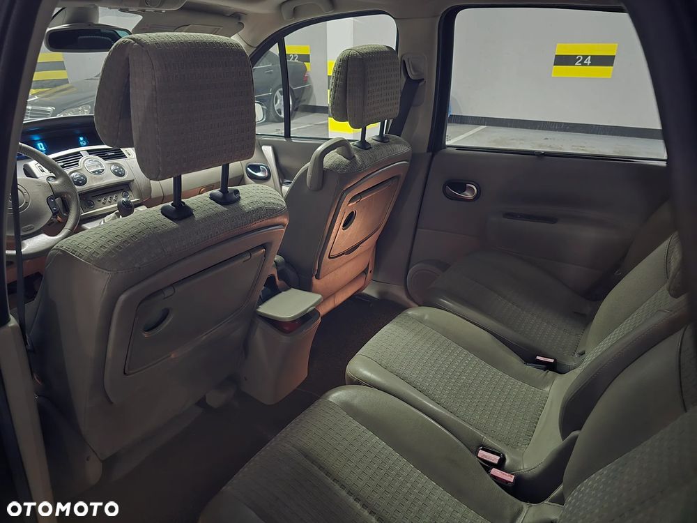 Renault Scenic 2.0 16V Luxe Privilege - 11