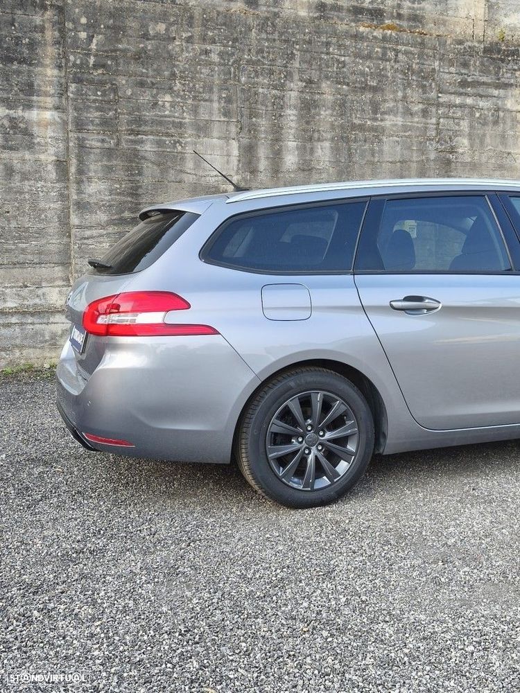 Peugeot 308 SW 1.2 PureTech Style - 37
