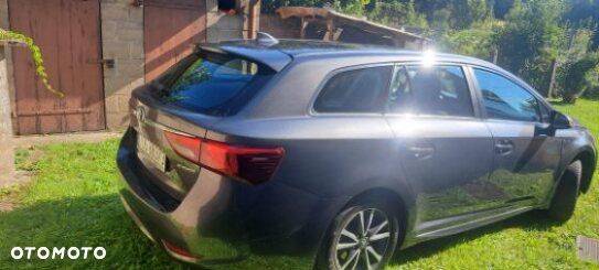 Toyota Avensis Touring Sports 1.8 Comfort - 3