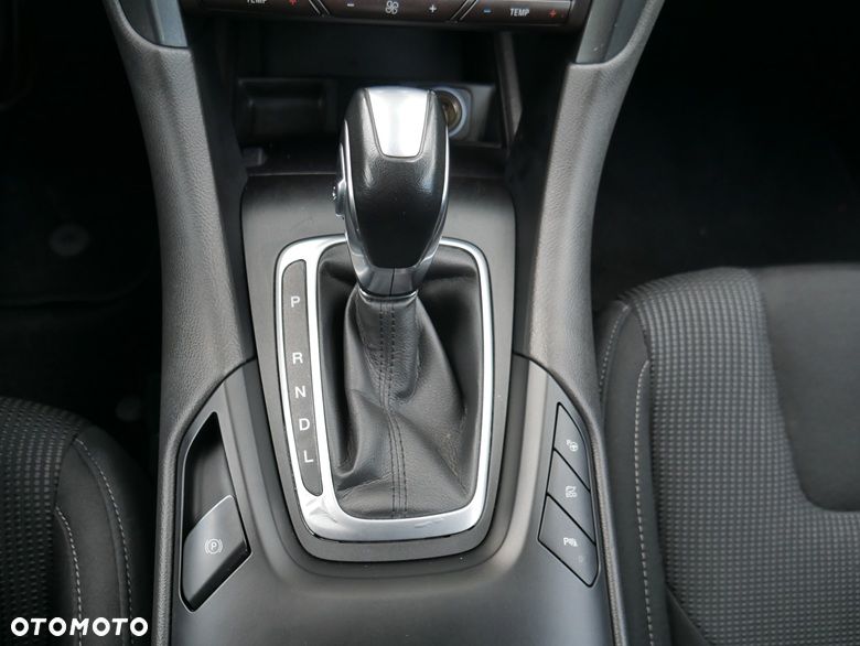 Ford Mondeo 2.0 Hybrid Titanium - 23