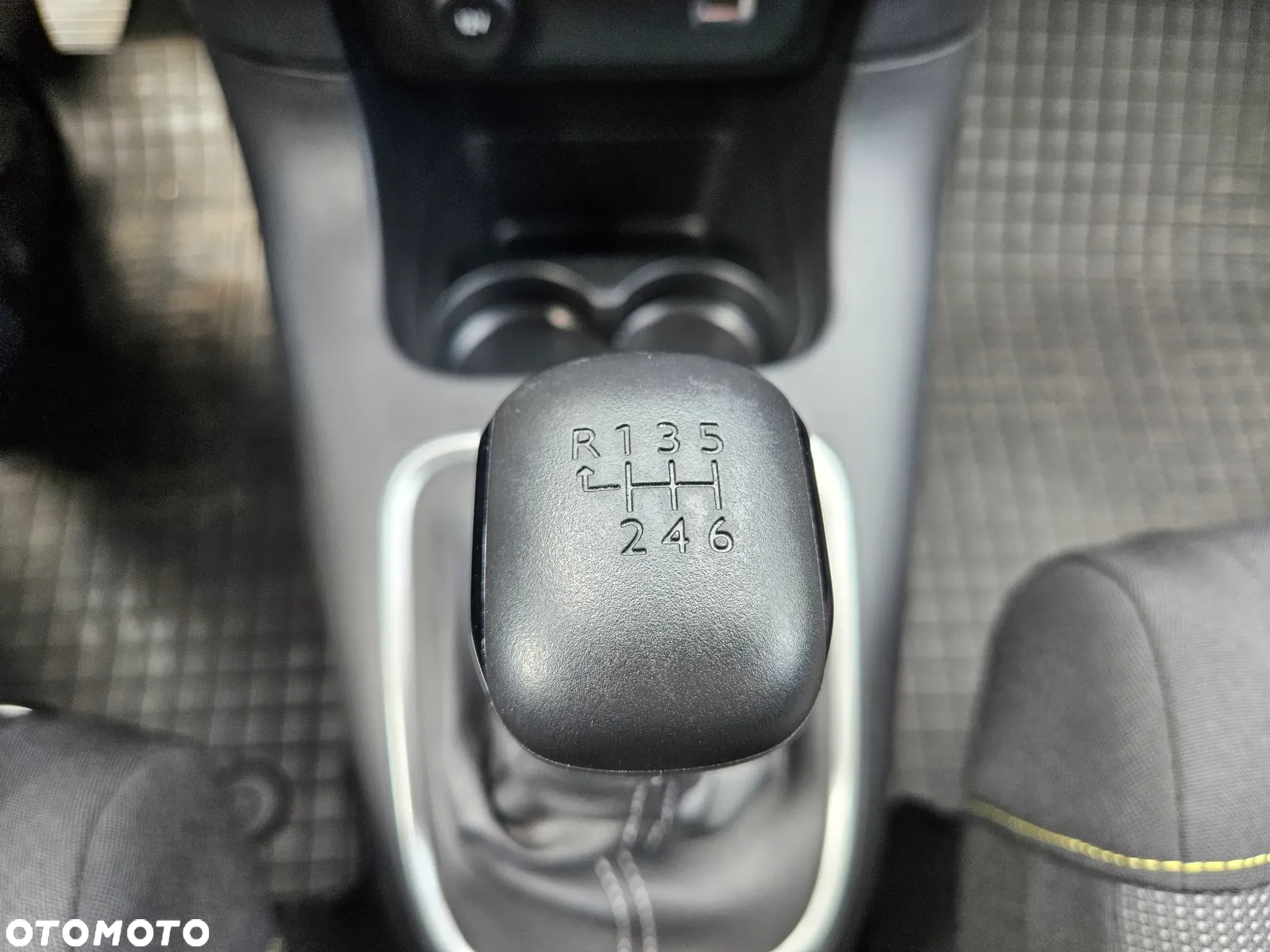 Citroën C3 1.2 PureTech Shine S&S - 24
