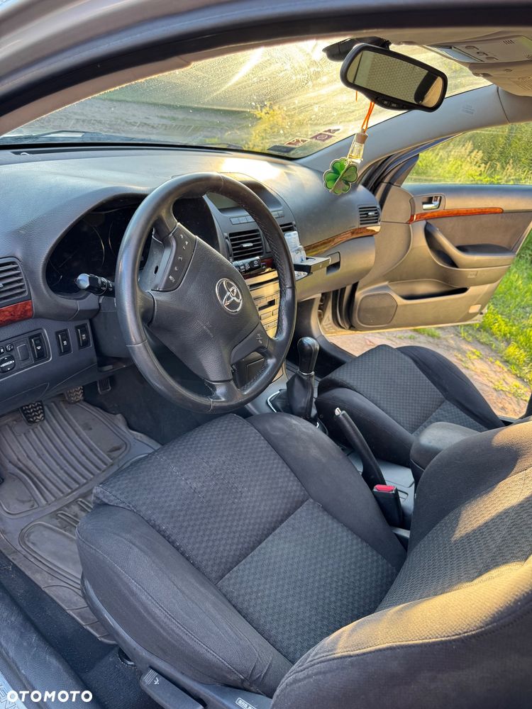 Toyota Avensis 2.0 D-4D Luna - 3