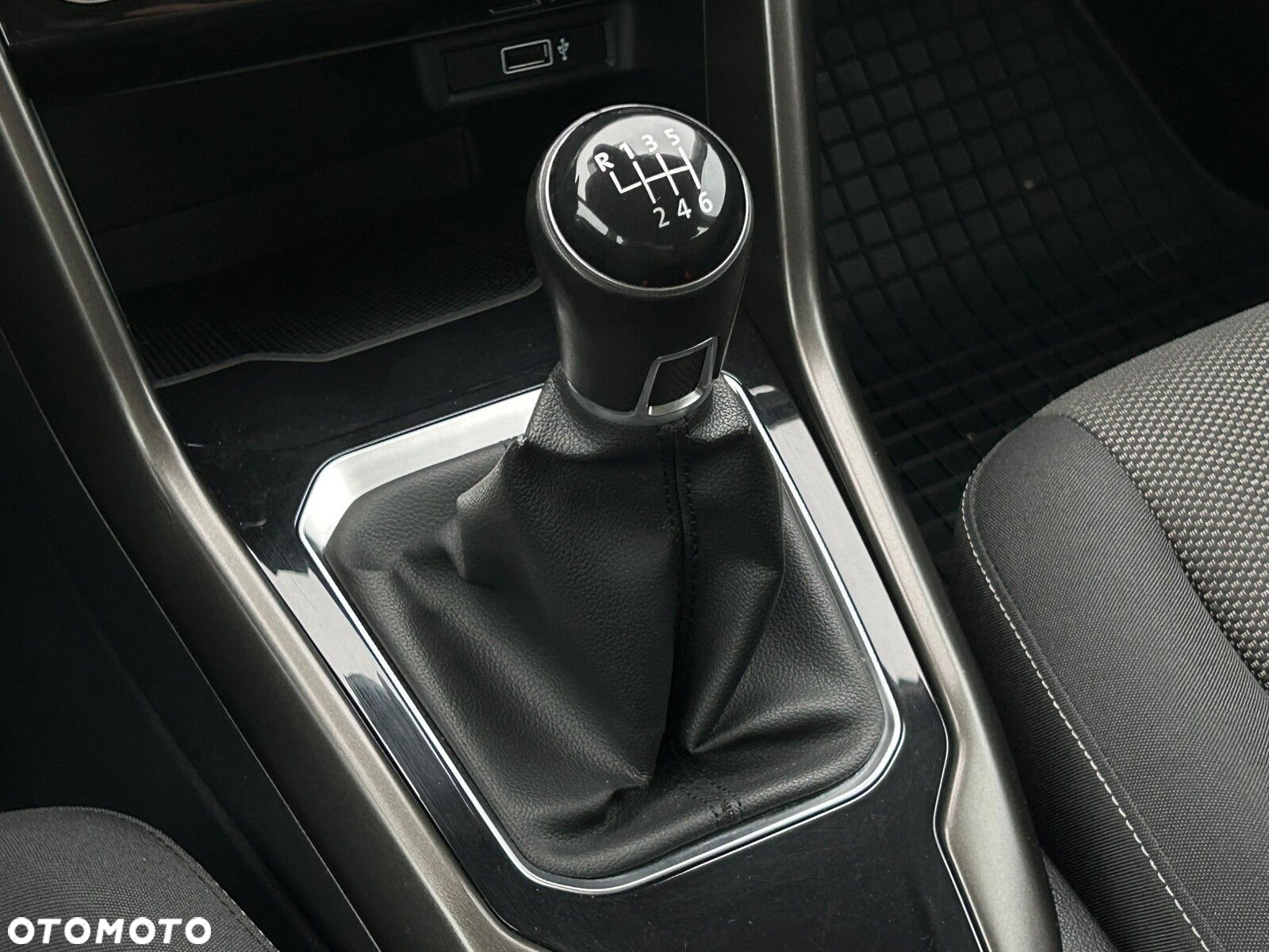 Volkswagen T-Roc 1.5 TSI ACT Advance - 23