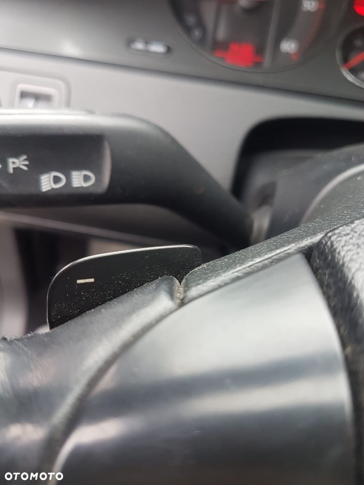 Volkswagen Passat 2.0 TDI DPF DSG Highline - 16