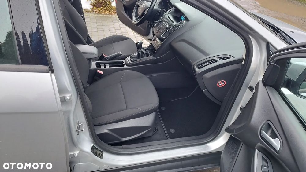 Ford Focus 1.6 TItanium - 19