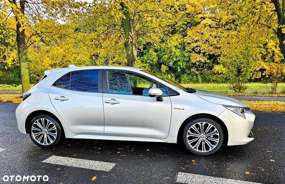 Toyota Corolla 1.8 Hybrid Selection - 11