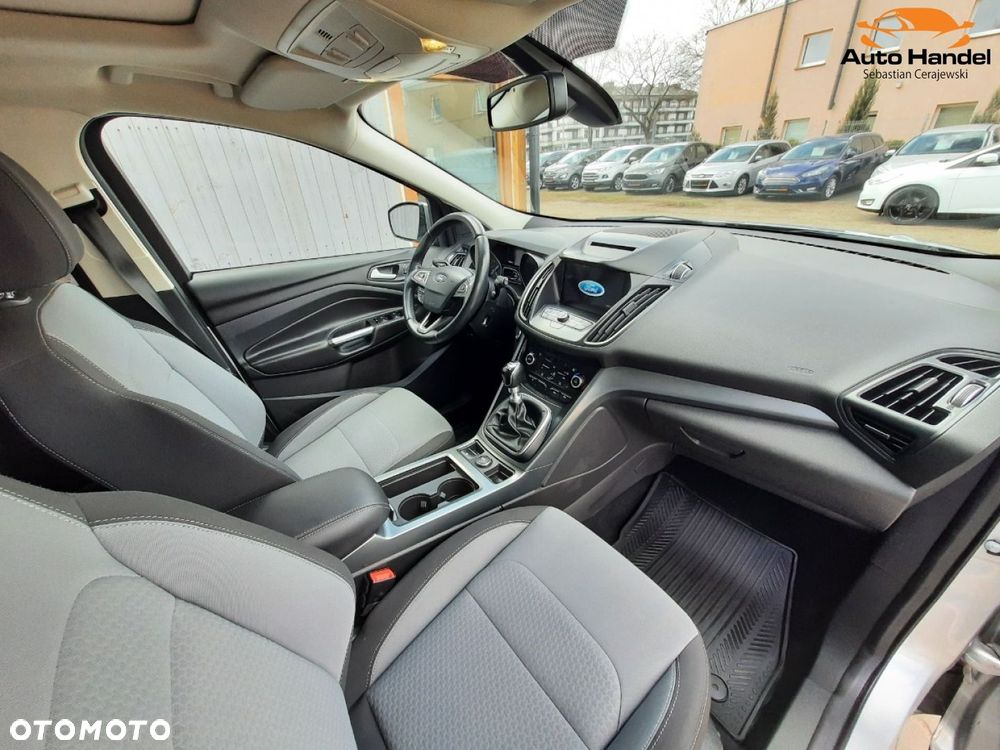 Ford Kuga 1.5 EcoBoost 2x4 Titanium - 40