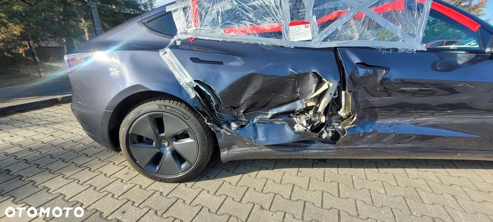 Tesla Model 3 - 18