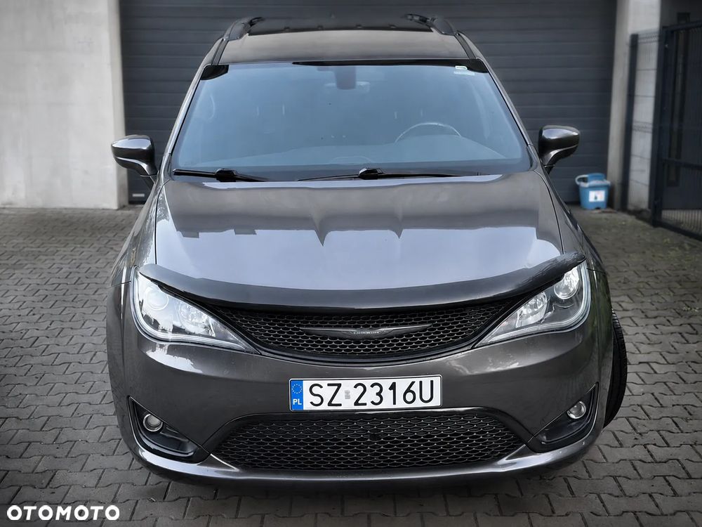 Chrysler Pacifica - 7