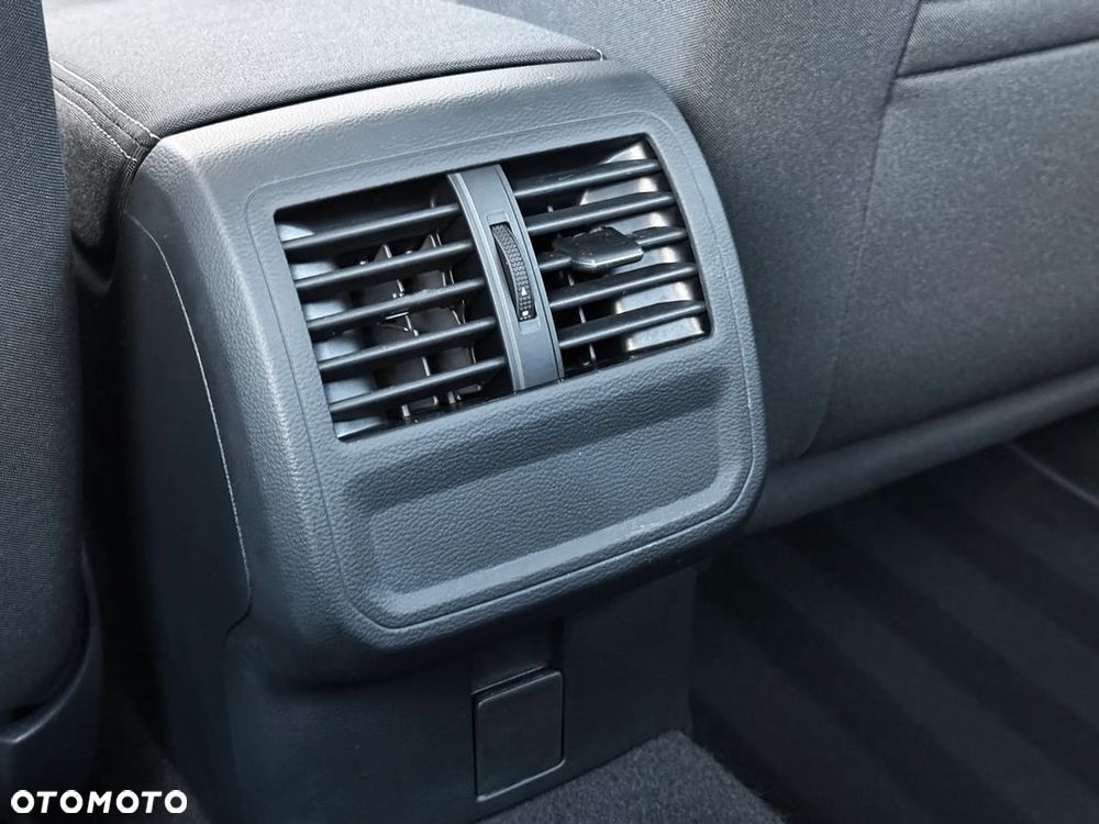 Volkswagen Passat 1.5 TSI EVO Business DSG - 25