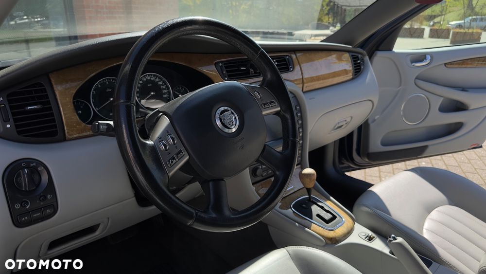 Jaguar X-Type 3.0 V6 4x4 Executive - 7