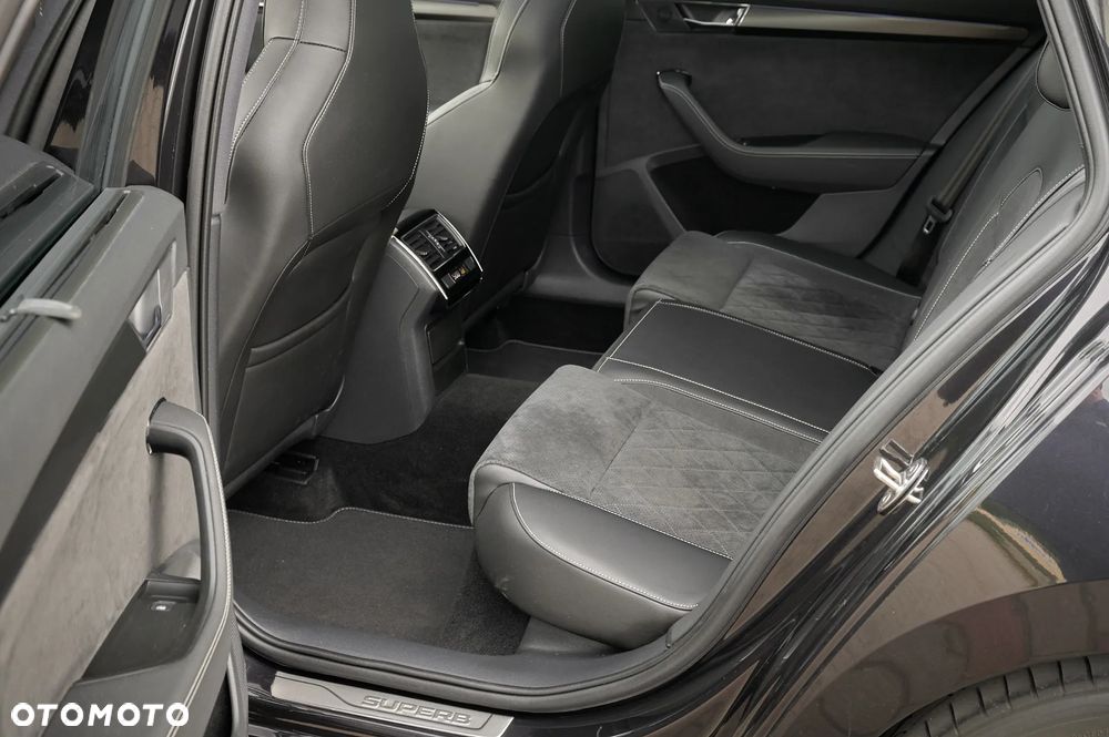 Skoda Superb 1.5 TSI DSG Sportline - 20