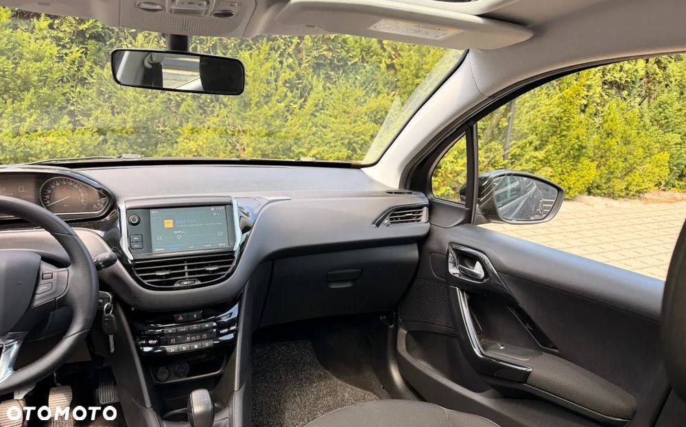 Peugeot 208 1.2 PureTech Allure - 12