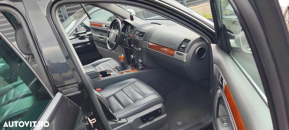 Volkswagen Touareg 3.0 V6 TDI DPF Exclusive Edition - 17