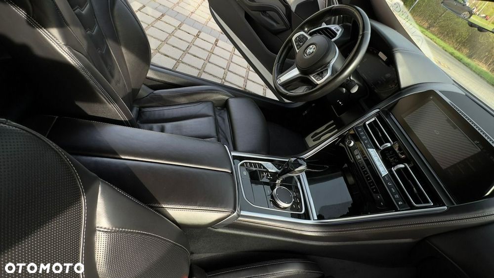 BMW Seria 8 - 18