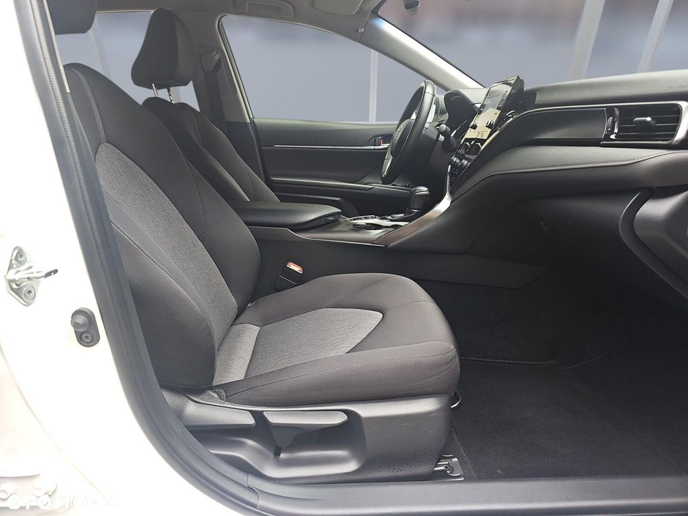 Toyota Camry 2.5 Hybrid Comfort CVT - 11